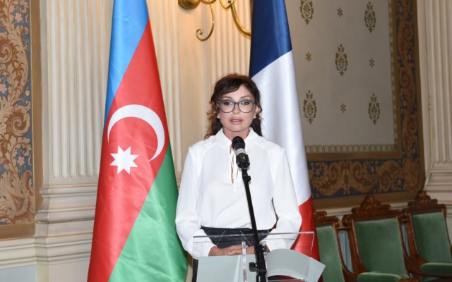 `Biz öz dinimizə hörmətlə yanaşırıq` - Mehriban Əliyeva